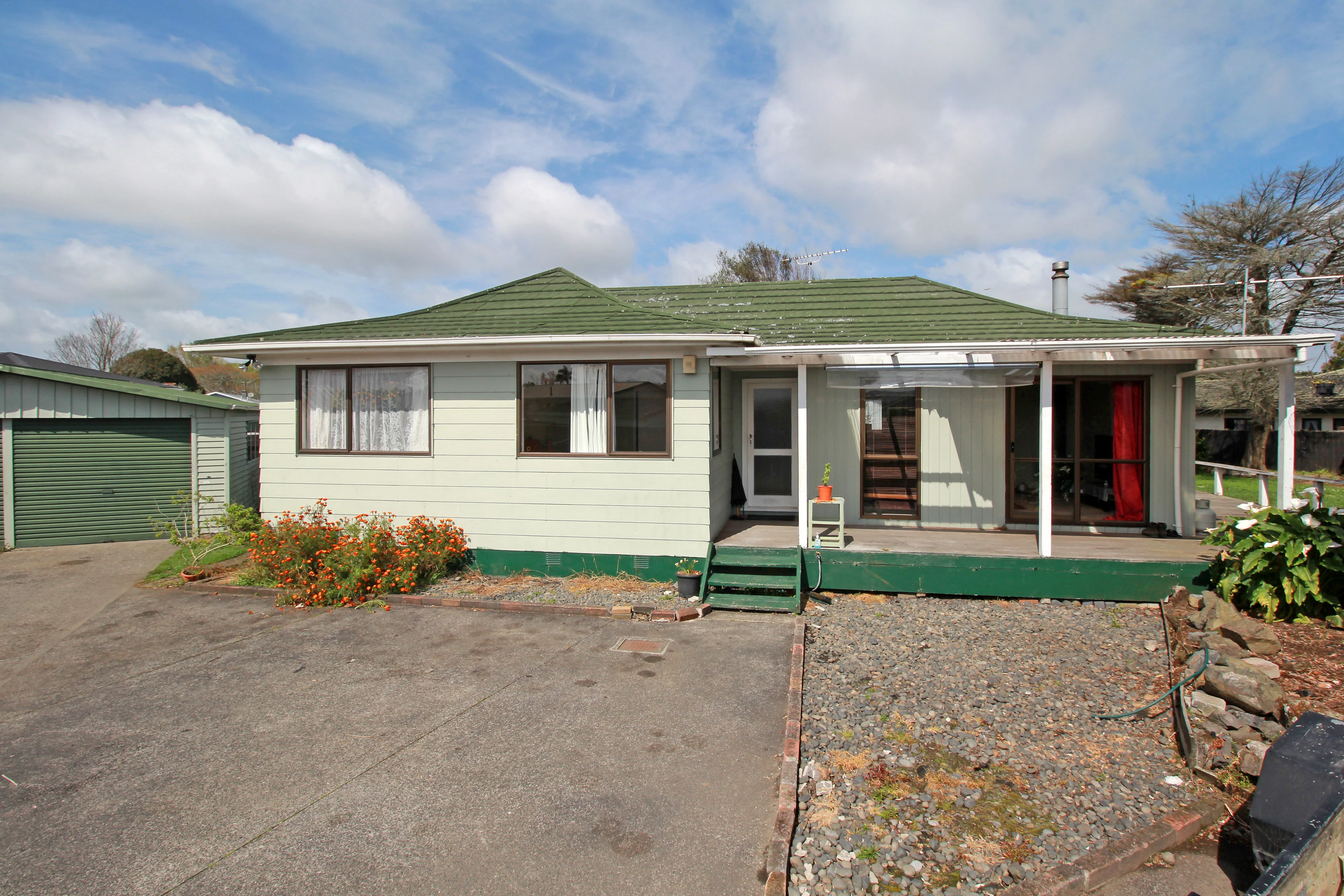 Takanini, Papakura